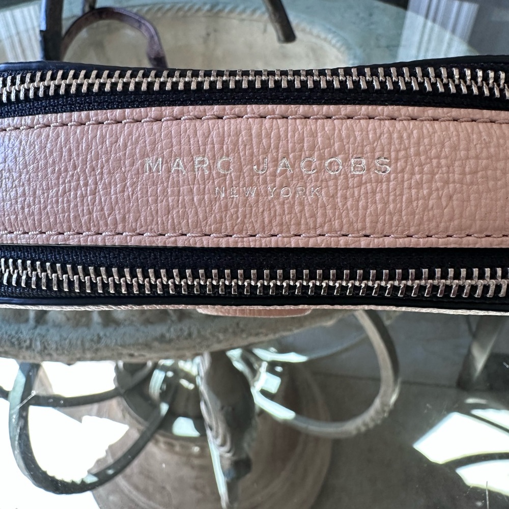 New $325 Marc Jacobs Tan Crossbody Bag with Adjustable Strap - Picture 10 of 16